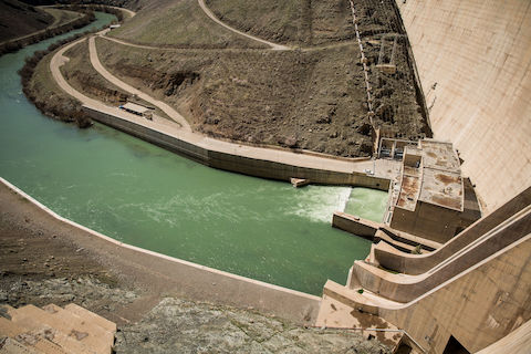 خروجی سد زاینده‌رود کاهش یافت