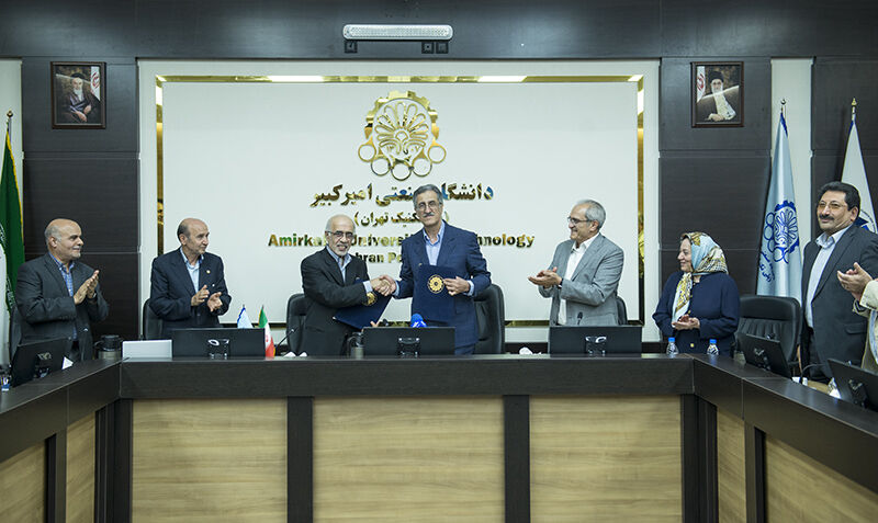 امیدواریم خلاء مهارت فارغ التحصیلان را با مدرسه کسب و کار پر کنیم