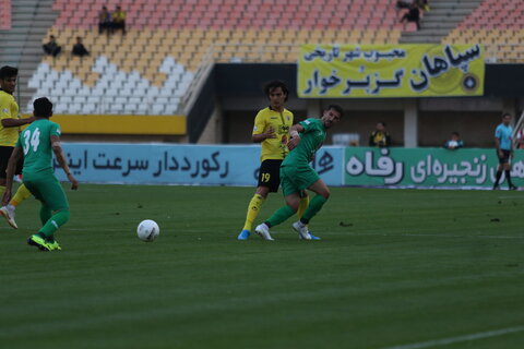 دیدار دوتیم سپاهان اصفهان و ذوب آهن درهفته ششم لیگ برتر فوتبال ایران بانتیجه دو بر صفر به سود تیم سپاهان در ورزشگاه نقش جهان اصفهان به پایان رسید