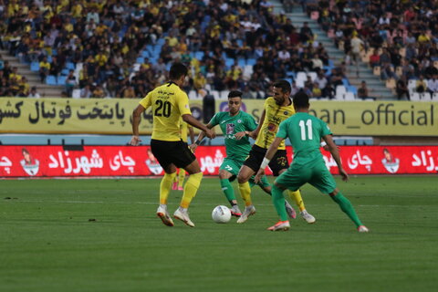 دیدار دوتیم سپاهان اصفهان و ذوب آهن درهفته ششم لیگ برتر فوتبال ایران بانتیجه دو بر صفر به سود تیم سپاهان در ورزشگاه نقش جهان اصفهان به پایان رسید