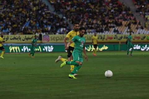 دیدار دوتیم سپاهان اصفهان و ذوب آهن درهفته ششم لیگ برتر فوتبال ایران بانتیجه دو بر صفر به سود تیم سپاهان در ورزشگاه نقش جهان اصفهان به پایان رسید