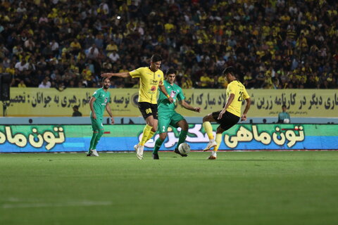 دیدار دوتیم سپاهان اصفهان و ذوب آهن درهفته ششم لیگ برتر فوتبال ایران بانتیجه دو بر صفر به سود تیم سپاهان در ورزشگاه نقش جهان اصفهان به پایان رسید