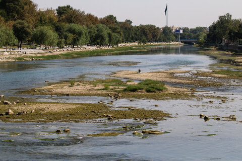 دستگاه قضایی به برداشت آب‌ از زاینده رود در بالادست نظارت کند