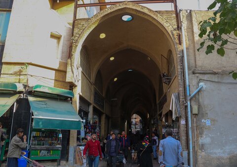 گشتی در بازار قدیمی تهران

عکس:مجتبی جهان بخش