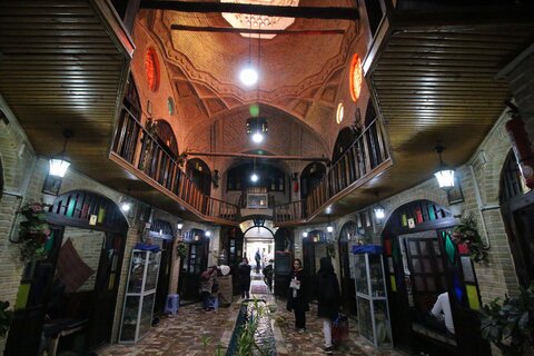 گشتی در بازار قدیمی تهران

عکس:مجتبی جهان بخش