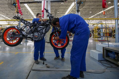 ساعت کار کارگران در ماه رمضان تغییر می‌کند؟