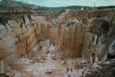 قابلیت صادرات ۵ میلیارد دلاری در صنعت سنگ تزئینی وجود دارد