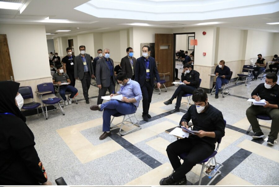 آزمون استخدامی ذوب آهن اصفهان برگزار شد