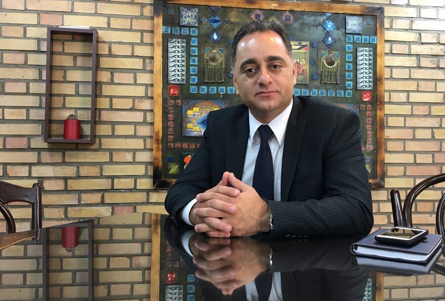  شکستن انحصار تولید خودرو فقط یک  شعار است/ باید واردات آزاد شود و همه خودرو سازهای داخلی خصوصی شوند