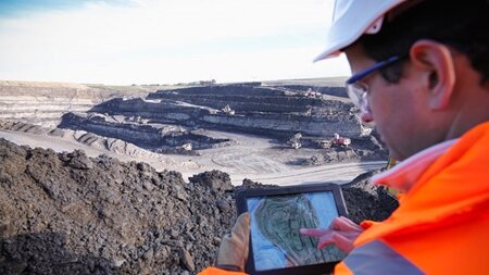 نباید مزیت‌های معدنی را با بخشنامه‌های خلق الساعه از بین ببریم