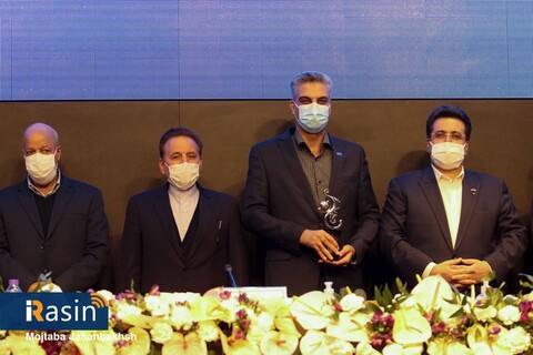 آیین تجلیل از صادرکنندگان نمونه استان اصفهان

عکس:مجتبی جهان بخش