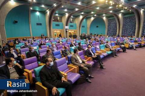 آیین تجلیل از صادرکنندگان نمونه استان اصفهان

عکس:مجتبی جهان بخش