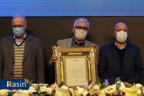 آیین تجلیل از صادرکنندگان نمونه استان اصفهان

عکس:مجتبی جهان بخش