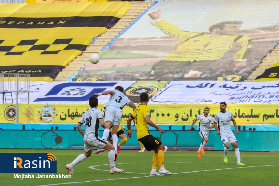 مچ‌اندازی محرم و قلعه‌نویی در روز دربی