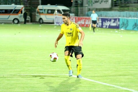 محمد کریمی در سپاهان ماندنی شد