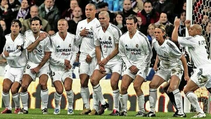 کهکشانی‌ها هنگام عضویت در رئال مادرید چند ساله بودند؟
