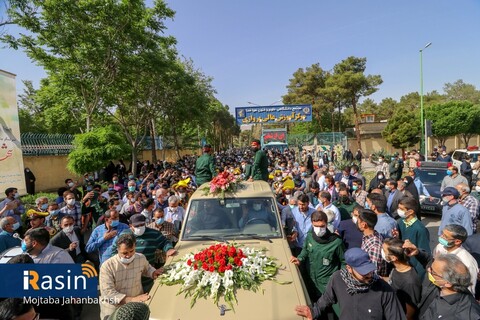 مراسم تشیع پیکرسرلشکر پاسدار شهید سید محمد حجازی در اصفهان

عکس:مجتبی جهان بخش