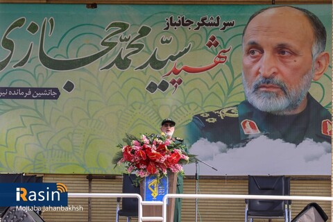 مراسم تشیع پیکرسرلشکر پاسدار شهید سید محمد حجازی در اصفهان

عکس:مجتبی جهان بخش