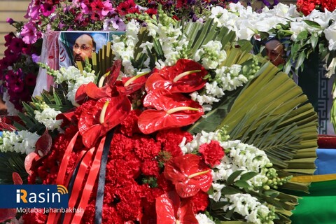 مراسم تشیع پیکرسرلشکر پاسدار شهید سید محمد حجازی در اصفهان

عکس:مجتبی جهان بخش