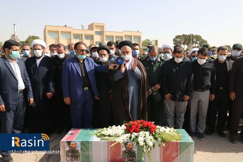 مراسم تشیع پیکرسرلشکر پاسدار شهید سید محمد حجازی در اصفهان

عکس:مجتبی جهان بخش
