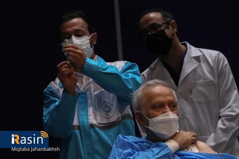 مراسم تزریق نخستین واکسن مشترک ایران و کوبا