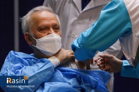 مراسم تزریق نخستین واکسن مشترک ایران و کوبا