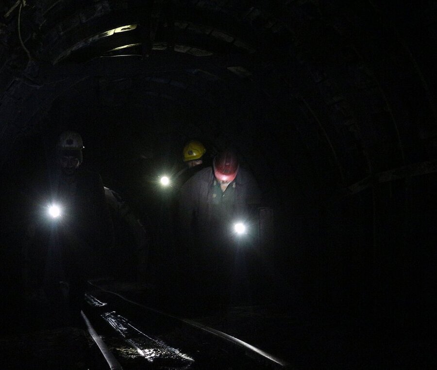 ۱۵۰ نیروی تخصصی در جستجوی ۲ معدنچی محبوس معدن طزره دامغان