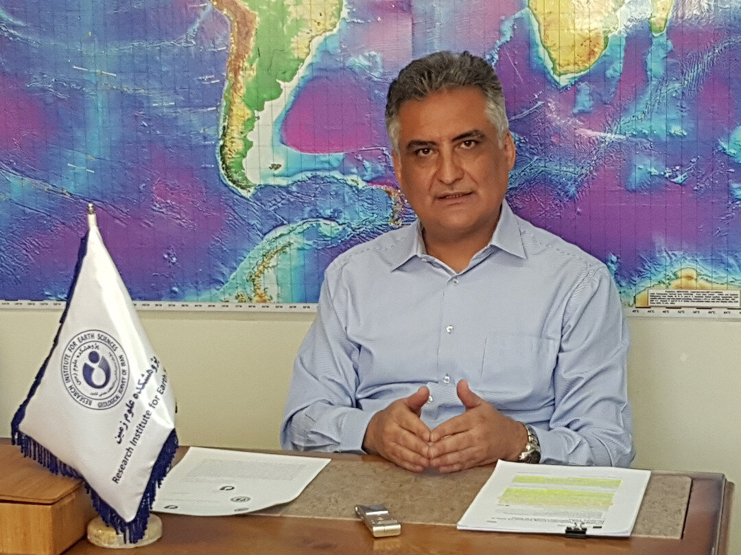 با تاکید بر شعار تولید، پشتیبانی‌ها و مانع‌زدایی‌ها؛ حرکت به سوی نقشه‌های زمین‌شناسی نسل ۲ و یکپارچه و سرور پایه موضوعی