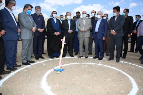 آغاز عملیات اجرایی ساخت پست برق ۶۳.۲۰ کیلوولت شهرک صنعتی دماوند ۲ با حضور وزیر صمت