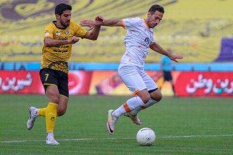 برد شیرین سپاهان مقابل مس رفسنجان در هفته بیست و سوم لیگ برتر فوتبال ایران عکس:مجتبی جهان بخش