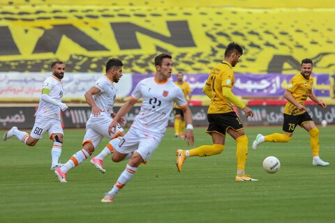 برد شیرین سپاهان مقابل مس رفسنجان در هفته بیست و سوم لیگ برتر فوتبال ایران عکس:مجتبی جهان بخش