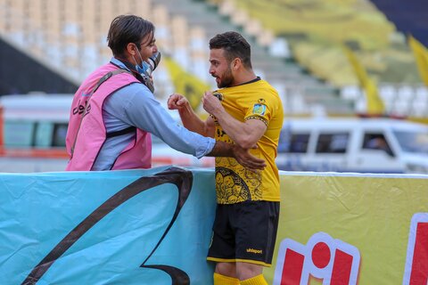 برد شیرین سپاهان مقابل مس رفسنجان در هفته بیست و سوم لیگ برتر فوتبال ایران عکس:مجتبی جهان بخش