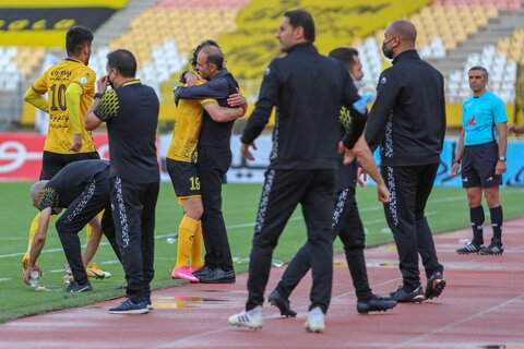 برد شیرین سپاهان مقابل مس رفسنجان در هفته بیست و سوم لیگ برتر فوتبال ایران عکس:مجتبی جهان بخش