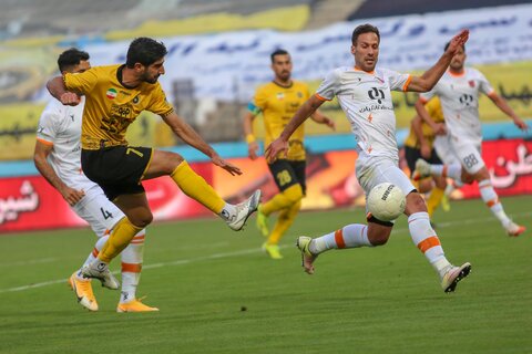 برد شیرین سپاهان مقابل مس رفسنجان در هفته بیست و سوم لیگ برتر فوتبال ایران عکس:مجتبی جهان بخش