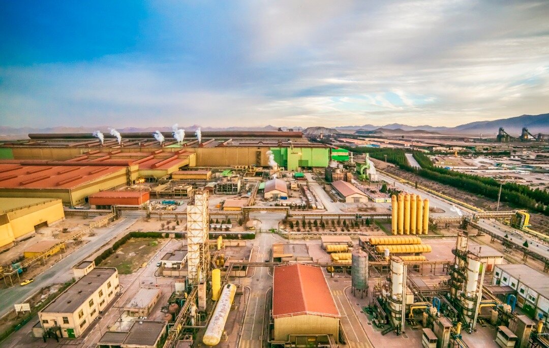 فولاد مبارکه چند درصد از تجهیزات مورد نیاز خود را تامین می‌کند؟