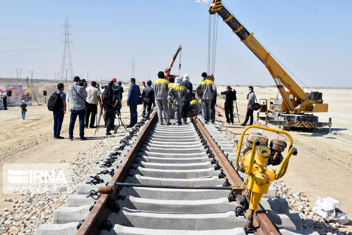 ساخت نخستین دستگاه ریل‌گذار در ایران
