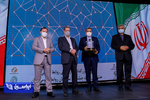 در هشتمین جشنواره ستارگان روابط عمومی ایران با ۷ تندیس از گروه فولاد مبارکه تجلیل شد