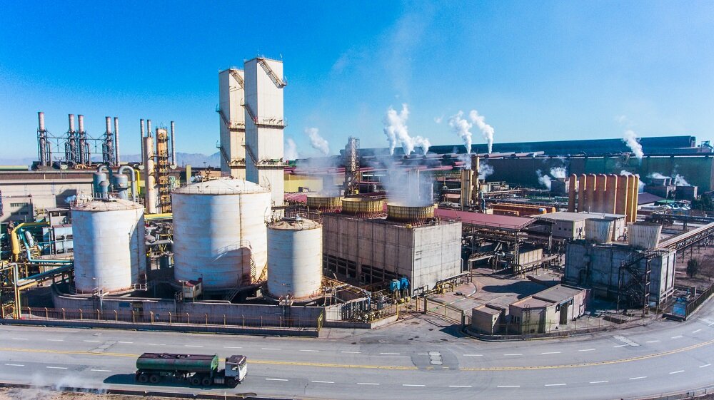 همگامی شرکت فولاد مبارکه با نگاه وزیر صمت برای حل معضلات کشور/ تعامل سازنده این شرکت با سایر ارگان ها در بحران کرونا