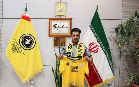 سرمربی تیم دوچرخه‌سواری سپاهان قرارداد خود را تمدید کرد