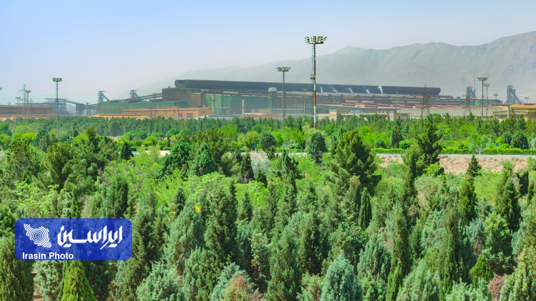 فولاد مبارکه ۲۶ هزار اصله نهال در میان کارکنان خود توزیع می‌کند