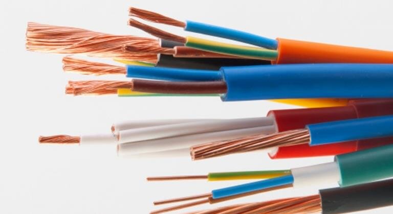 تحریم‌های داخلی، فرصت توسعه را از صنعت مس گرفته است
