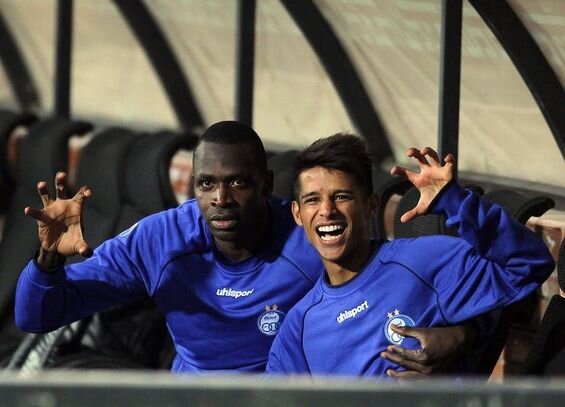 ساز جدایی برای خط آتش استقلال 