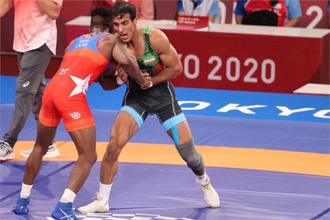 گرایی راهی نیمه نهایی شد/ ساروی با اقتدار شروع کرد