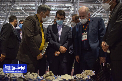بازدید مدیرعامل شرکت فولاد مبارکه از غرفه شرکت‌های زیرمجموعه در نمایشگاه متالکس