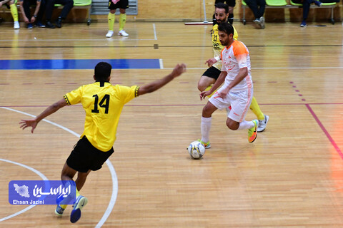 رقابت‌ تیم های فوتسال سپاهان و مس سونگون