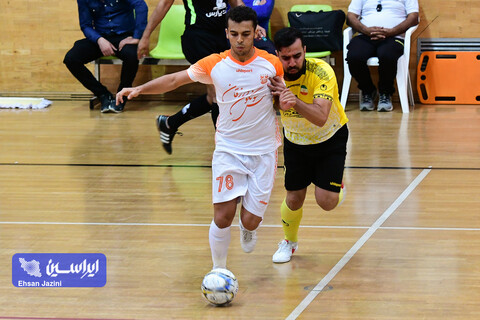 رقابت‌ تیم های فوتسال سپاهان و مس سونگون