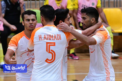 رقابت‌ تیم های فوتسال سپاهان و مس سونگون