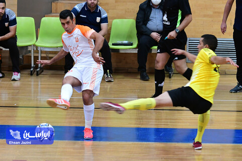 رقابت‌ تیم های فوتسال سپاهان و مس سونگون