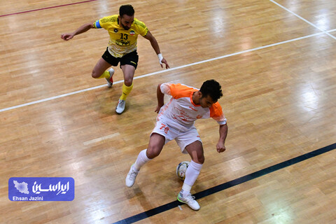 رقابت‌ تیم های فوتسال سپاهان و مس سونگون