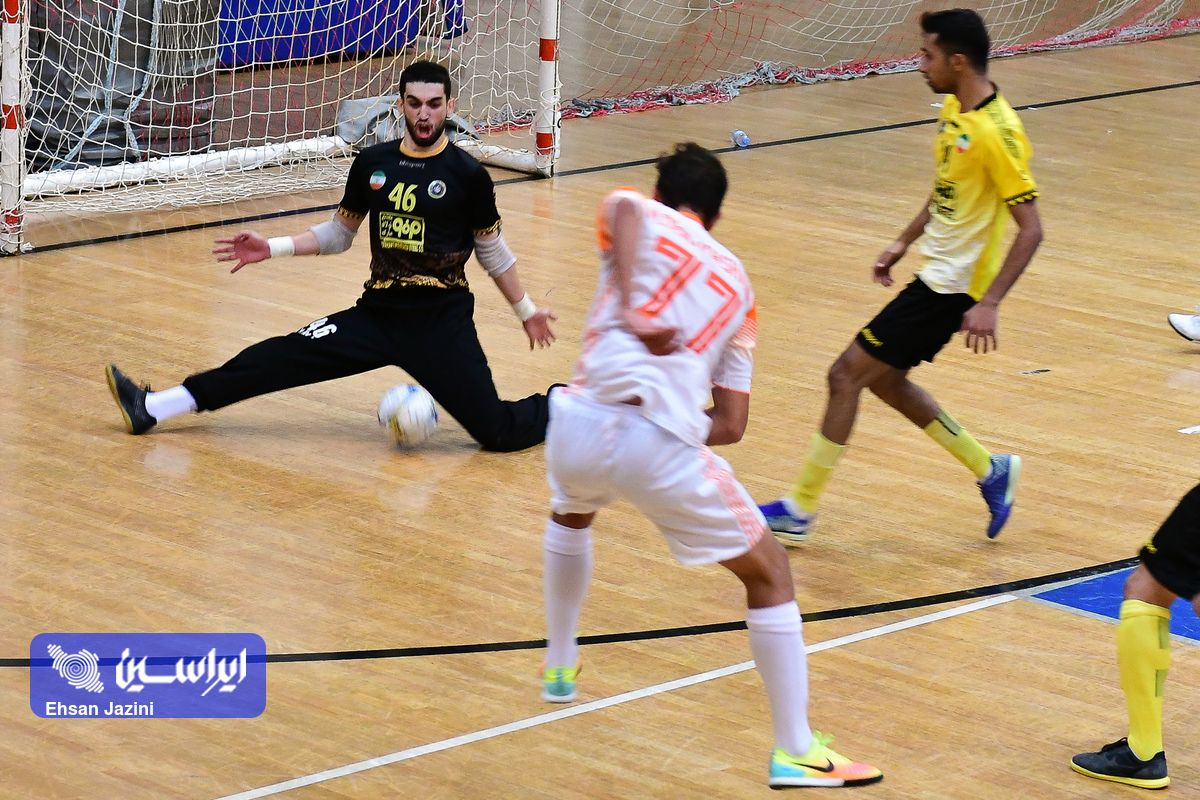 سپاهان از قهرمان فصل گذشته شکست خورد